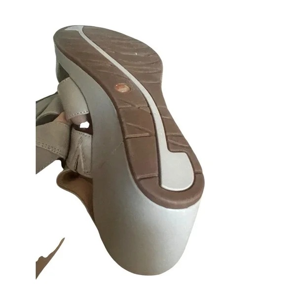 Clarks Un Plaza Go Combi Stone‎ Leather Wedge Sandal Sz 7 - Picture 15 of 16